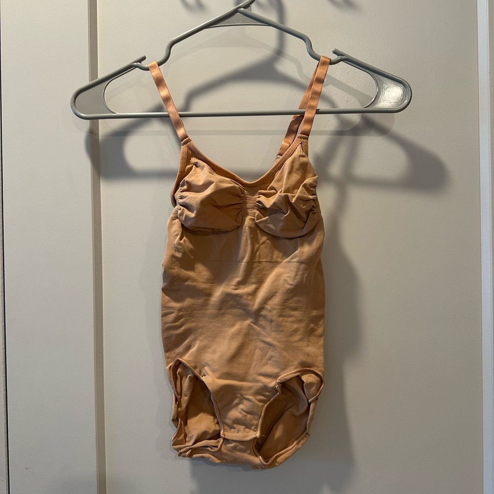 NWOT Skims Bodysuit S/M